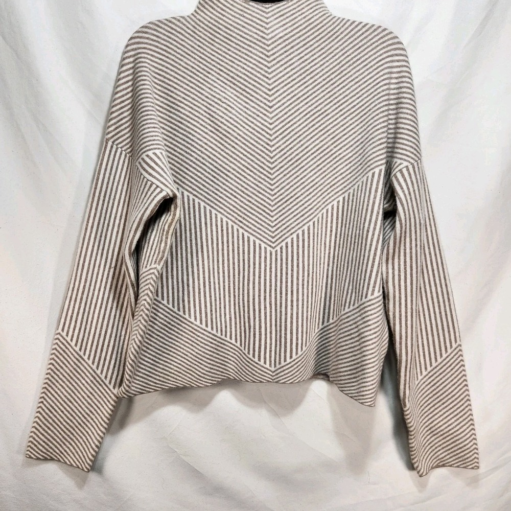 Cynthia Rowley Chevron Mock Funnel Neck‎ Crop Beige And White Sweater Size XL